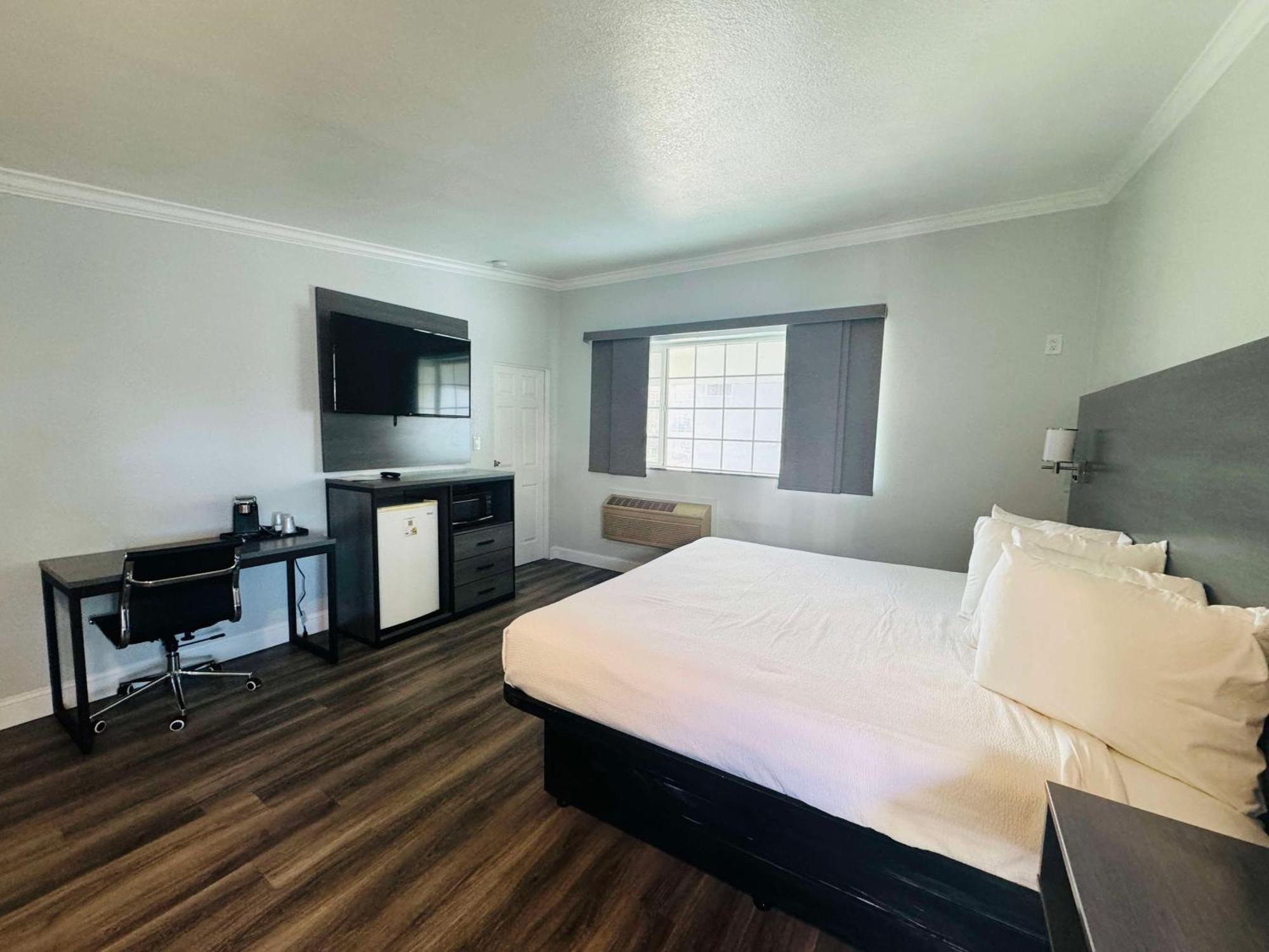 Surestay By Best Western Fresno Central Exterior foto