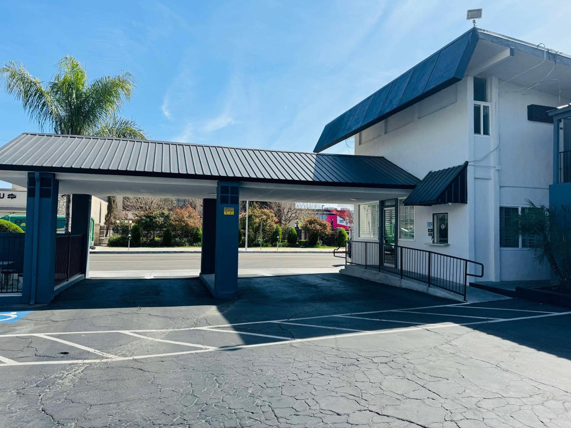 Surestay By Best Western Fresno Central Exterior foto
