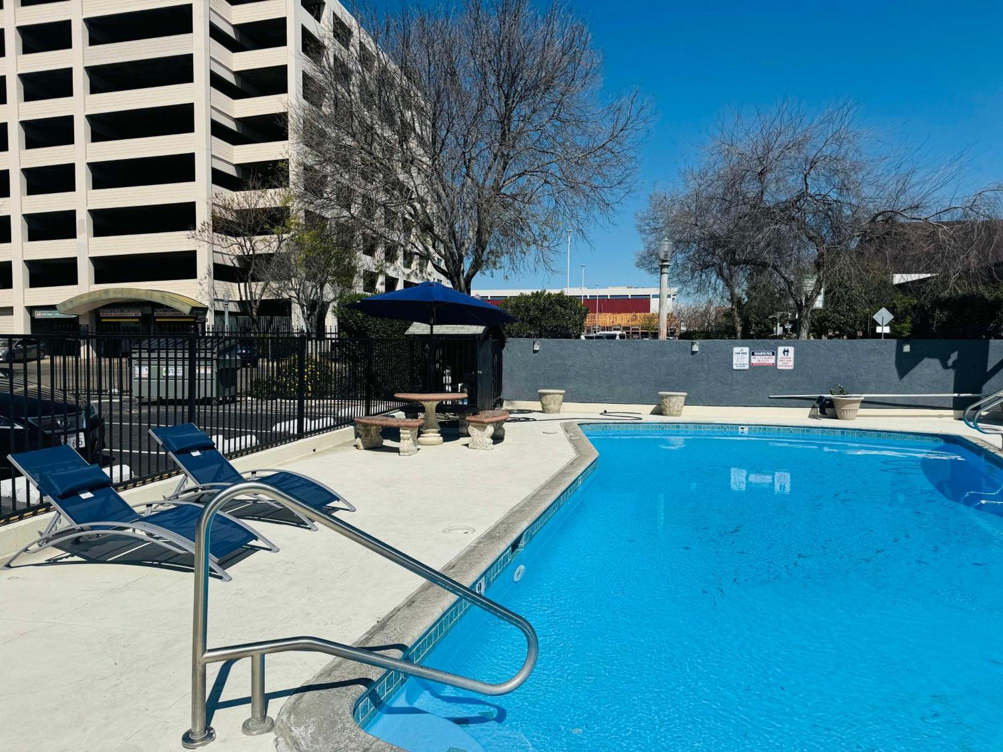 Surestay By Best Western Fresno Central Exterior foto