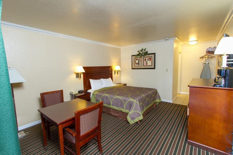 Surestay By Best Western Fresno Central Exterior foto