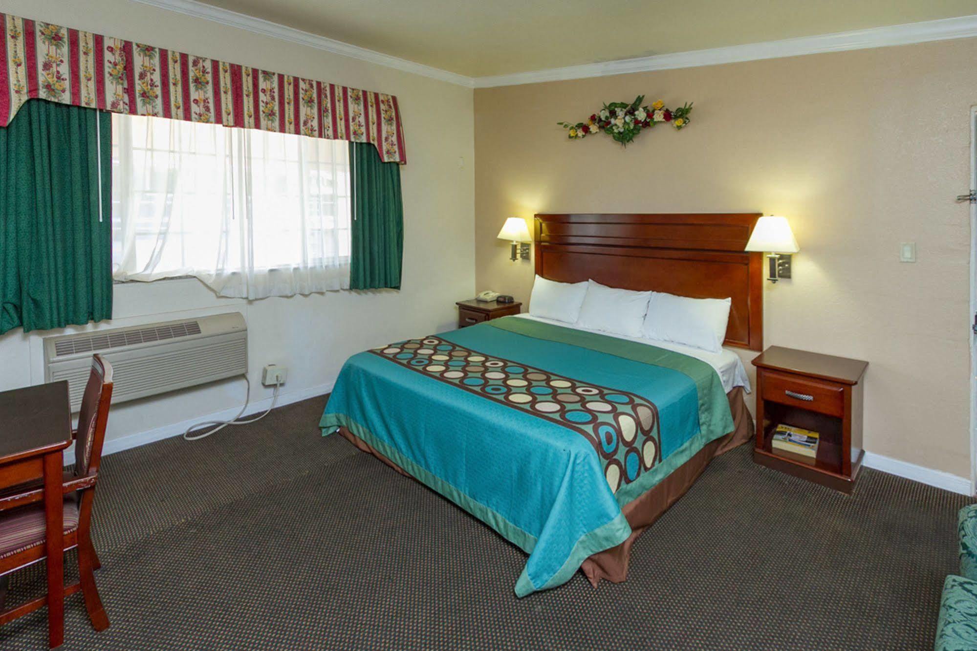 Surestay By Best Western Fresno Central Exterior foto