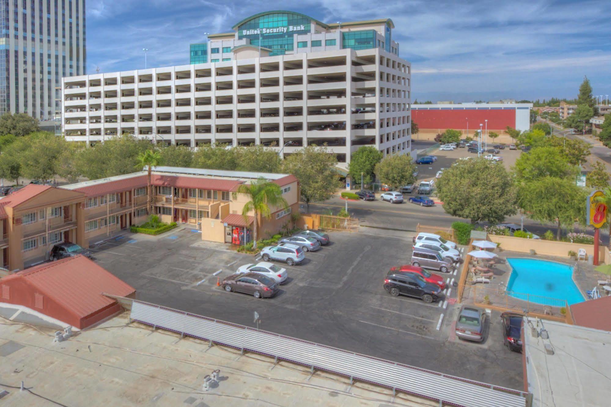 Surestay By Best Western Fresno Central Exterior foto